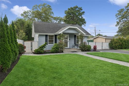1014 Coates Ave, Holbrook, NY, 11741-2415 | Card Image
