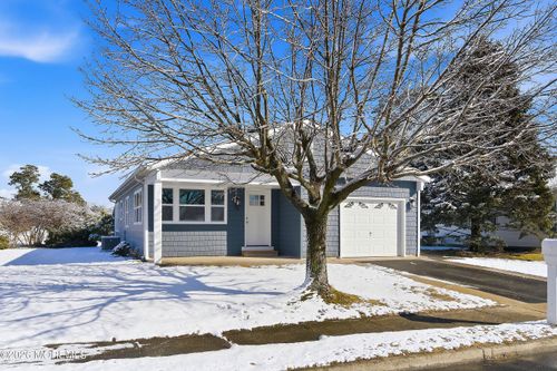 15 Davenport Rd W, Toms River, NJ, 08757-6409 | Card Image