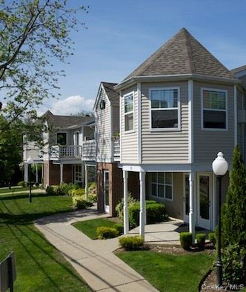 4-55 5th Ave, Bay Shore, NY, 11706-7300 | Card Image