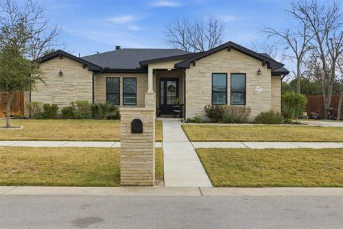 1905 S College St, Georgetown, TX, 78626-2975 | Card Image