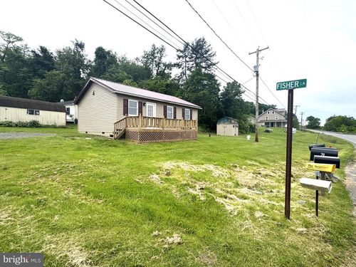 4 Fisher Ln, LEWISTOWN, PA, 17044-8758 | Card Image