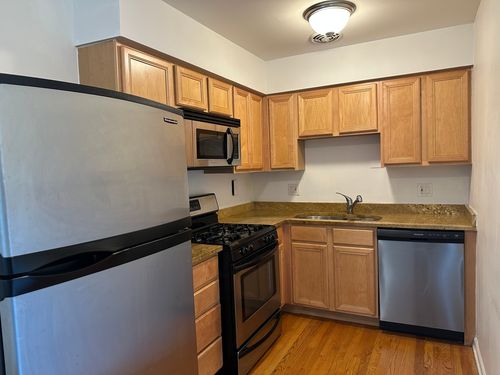 408-1415 W Lunt Ave, Chicago, IL, 60626-6073 | Card Image