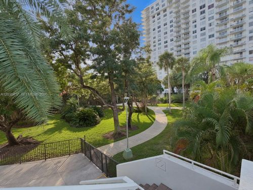 202w-2801 Ne 183rd St, Aventura, FL, 33160-2198 | Card Image