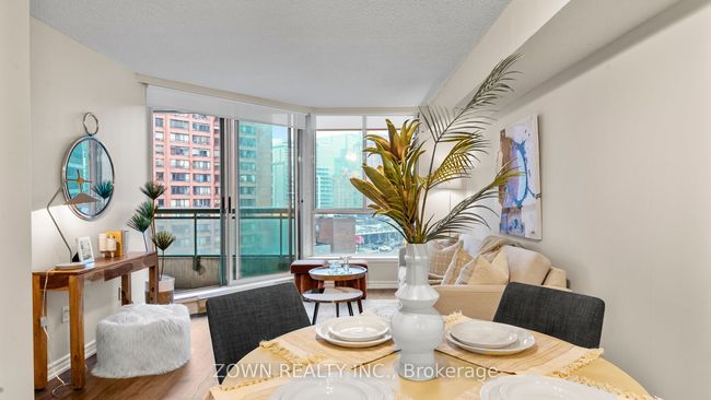 711 - 38 Elm St, Condo with 2 bedrooms, 2 bathrooms and null parking in Toronto ON | Image 19