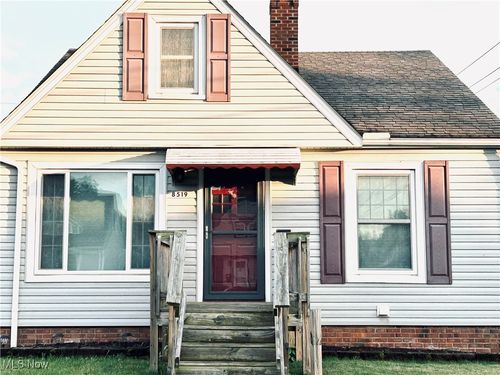 8519 Renwood Dr, Parma, OH, 44129-3533 | Card Image