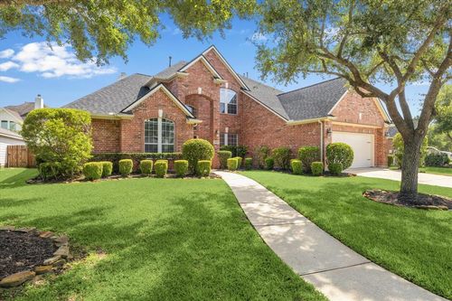 124 Lamar Canyon Ln, Friendswood, TX, 77546-3887 | Card Image
