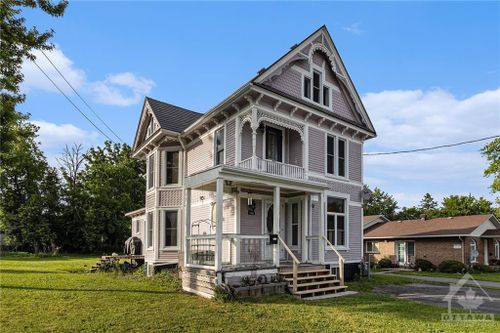 490 Caleb St, Winchester, ON, K0C2K0 | Card Image