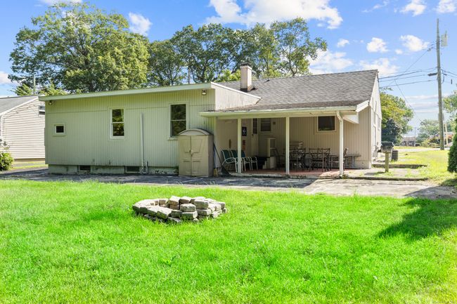 37 Tarinelli Cir, House other with 5 bedrooms, 1 bathrooms and 6 parking in Bridgeport CT | Image 33