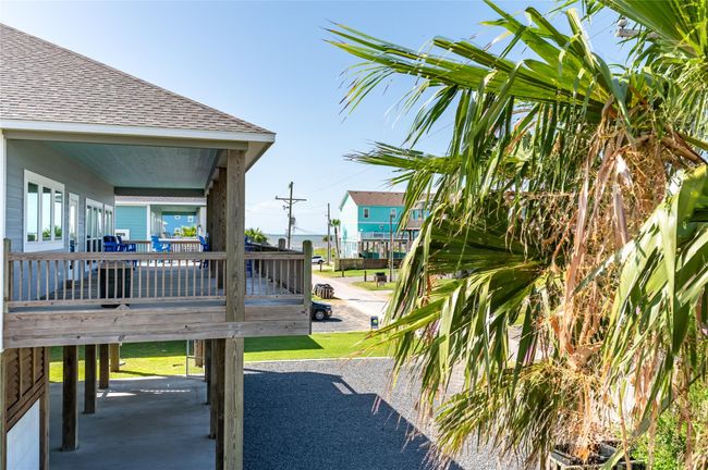 876 Kahla Dr, House other with 5 bedrooms, 2 bathrooms and 2 parking in Crystal Beach TX | Image 6