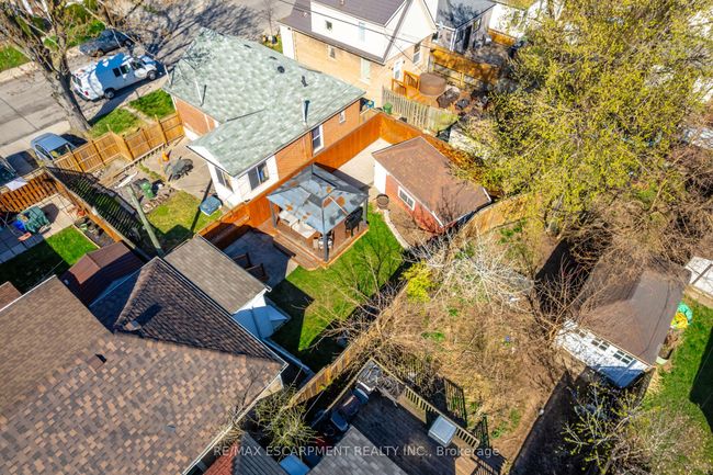 114 London St N, House other with 3 bedrooms, 2 bathrooms and 2 parking in Hamilton ON | Image 41