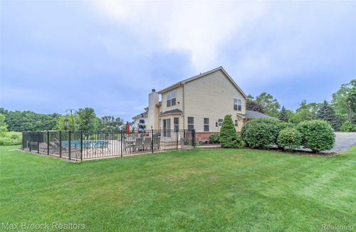 1478 Courtney Ct, Hartland, MI, 48353-3464 | Card Image