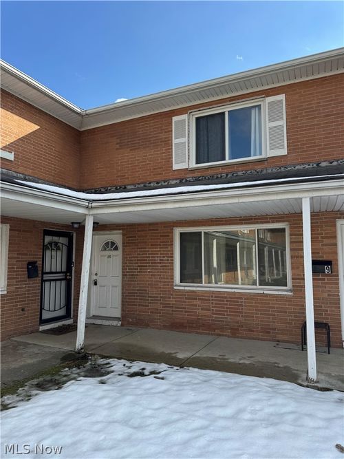 10-4871 Banbury Ct, Warrensville Heights, OH, 44128-5351 | Card Image