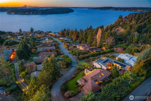 7580 Se 71st St, Mercer Island, WA, 98040-5317 | Card Image