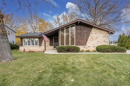 3950 S Camrose Avenue, New Berlin, WI, 53151 | Card Image