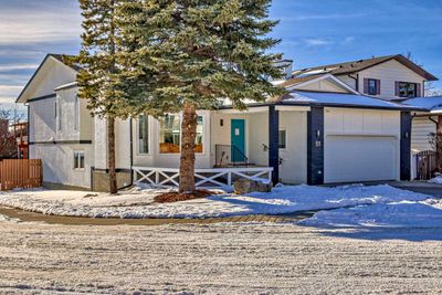 51 Edenwold Cres Nw, House detached with 5 bedrooms, 3 bathrooms and 2 parking in Calgary AB | Image 1