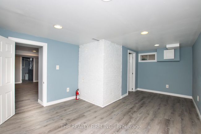 666 Lorne Ave, Home with 5 bedrooms, 3 bathrooms and 1 parking in London ON | Image 32
