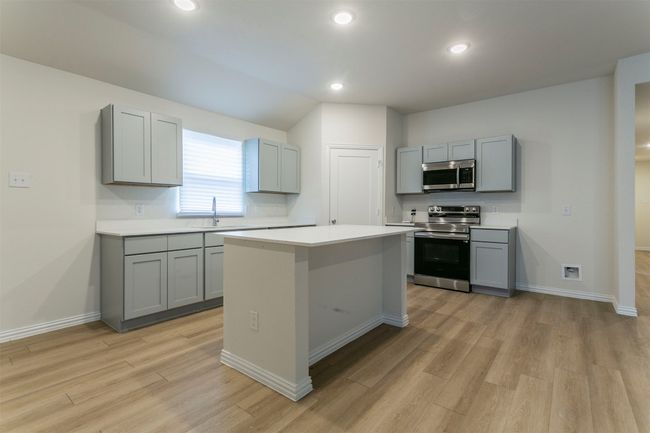 Kitchen 2 | Image 6