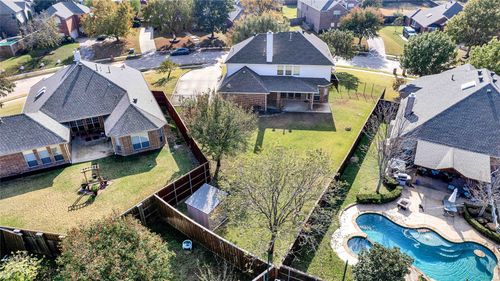 333 Green Acres Dr, Murphy, TX, 75094-3273 | Card Image