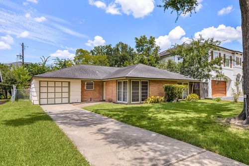 5116 Evergreen St, Bellaire, TX, 77401-4904 | Card Image