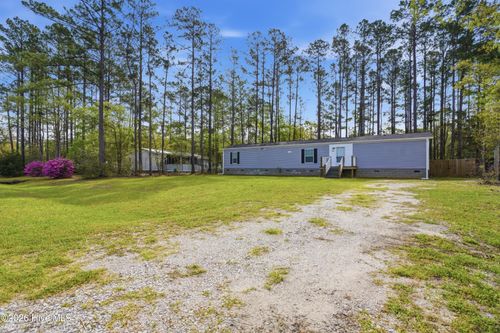 203 Hadnot Dr, Swansboro, NC, 28584-7405 | Card Image