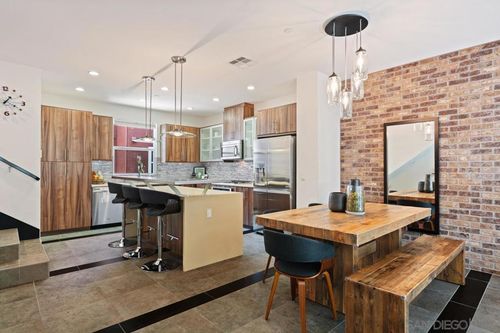 7839 Inception Way, San Diego, CA, 92108-5122 | Card Image
