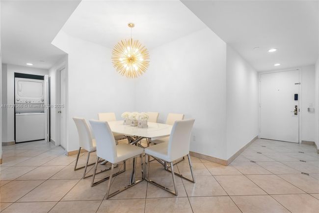 APT-1008 - 4779 Collins Ave, Condo with 3 bedrooms, 2 bathrooms and null parking in Miami Beach FL | Image 14