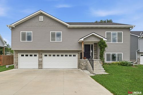 6121 S 97 Street, Lincoln, NE, 68526-9467 | Card Image