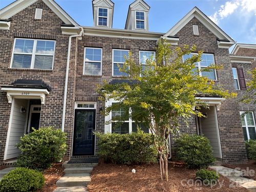 6913 Walnut Branch Ln, Charlotte, NC, 28277-8940 | Card Image