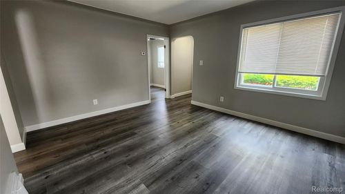 19716 Russell St, Detroit, MI, 48203-4715 | Card Image