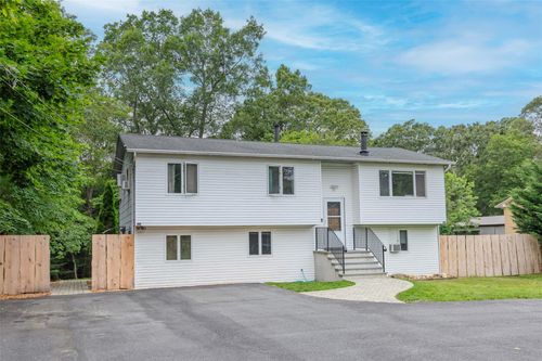 112 Middle Island Blvd, Middle Island, NY, 11953-1410 | Card Image