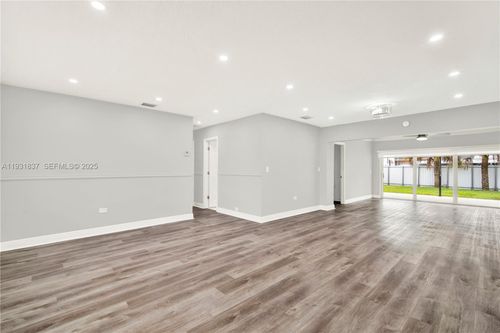 7932 Meridian St, Miramar, FL, 33023-4505 | Card Image