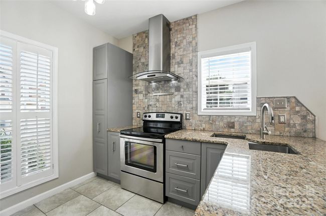 Kitchen | Image 12