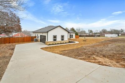 112 Coronado Trail, House other with 3 bedrooms, 2 bathrooms and null parking in Weatherford TX | Image 3