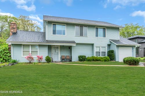 1584 Alamitos Dr, Lakewood, NJ, 08701-3816 | Card Image