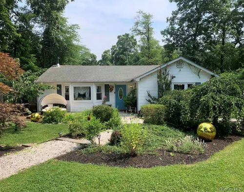155 Wavecrest Dr, Mastic Beach, NY, 11951-1519 | Card Image