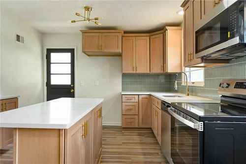 7919 Corona Ave, Kansas City, KS, 66112-2176 | Card Image