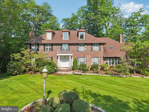 7 Hidden Springs Ln, East Windsor, NJ, 08520-6102 | Card Image
