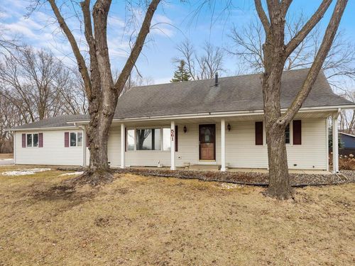 561 5th St N, Winsted, MN, 55395-1023 | Card Image