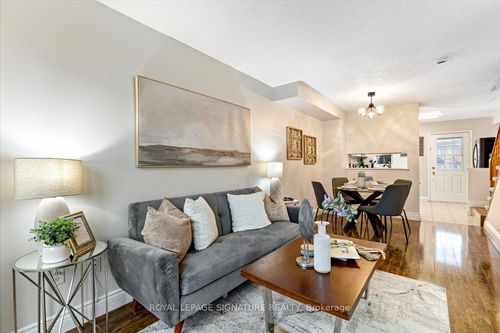 90-2 Hedge End, Scarborough, ON, M1B5Z8 | Card Image