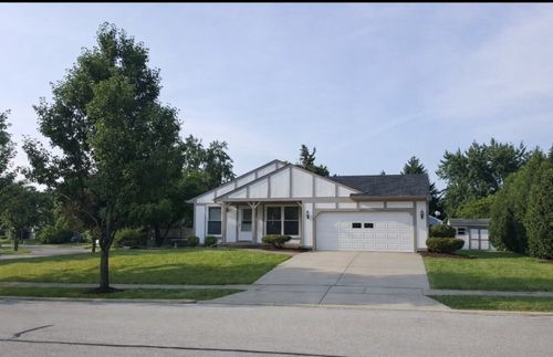 352 Danbury Dr, Naperville, IL, 60565-3240 | Card Image
