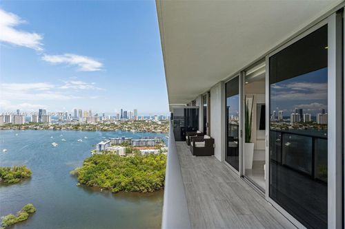 3001-16385 Biscayne Blvd, Aventura, FL, 33160-5485 | Card Image