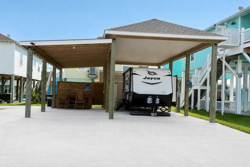 986 S Redfish, Crystal Beach, TX, 77650 | Card Image