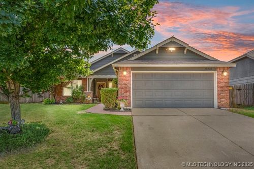 10506 Olmsted Pl, Jenks, OK, 74037-1677 | Card Image