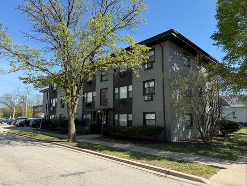 11-7202 Adams St, Forest Park, IL, 60130-1955 | Card Image