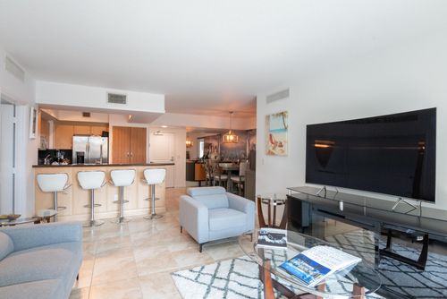 207-403 S Sapodilla Ave, West Palm Beach, FL, 33401-5765 | Card Image