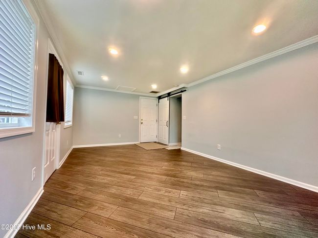 Living Space 2 | Image 32