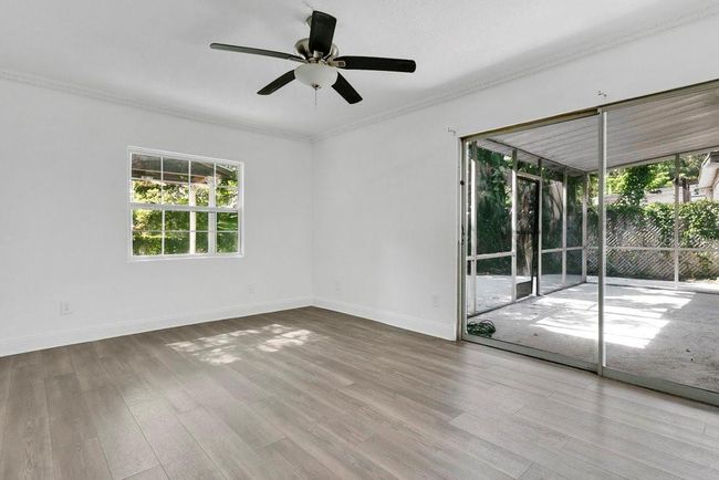 Living Room | Image 15