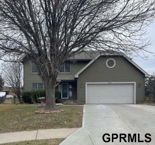 10011 S 100th Cir, Papillion, NE, 68128-4246 | Card Image