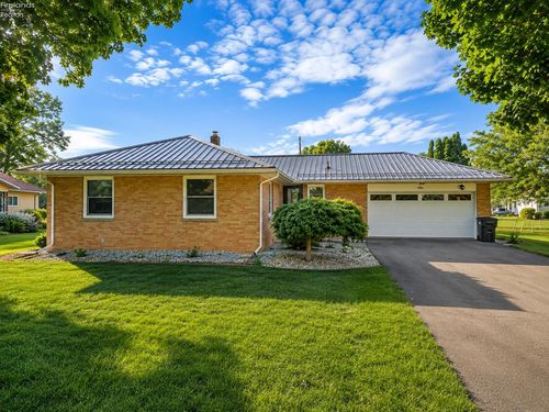 60 Beechwood Dr, Tiffin, OH, 44883-1914 | Card Image