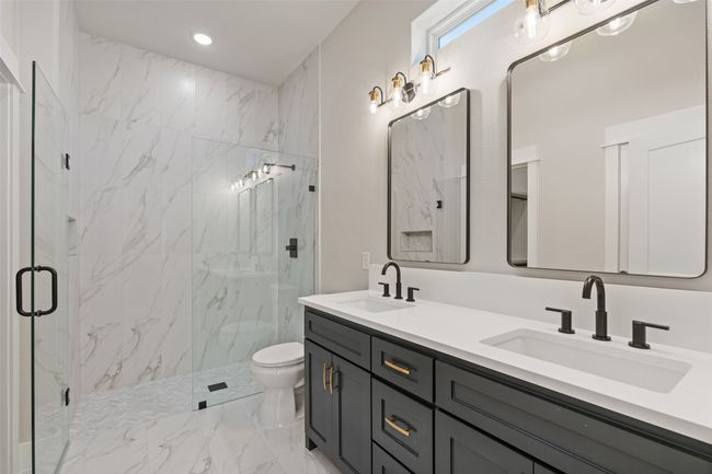 912 Tree Dr, House other with 3 bedrooms, 2 bathrooms and null parking in Granbury TX | Image 24